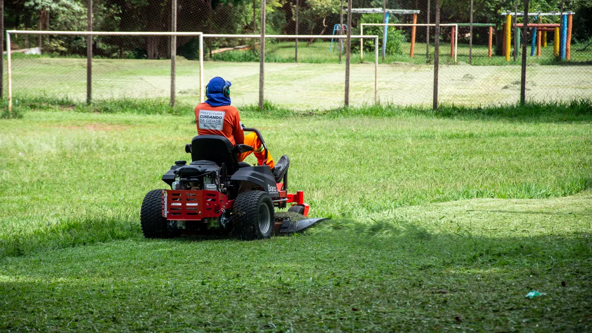 Budget lawn care services: what to ask before booking